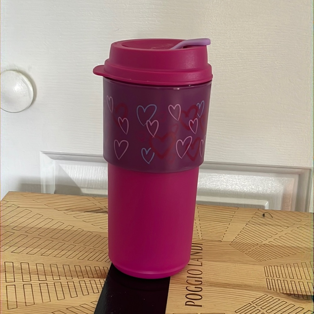 Tupperware Valentines Cup. 16oz/490ml